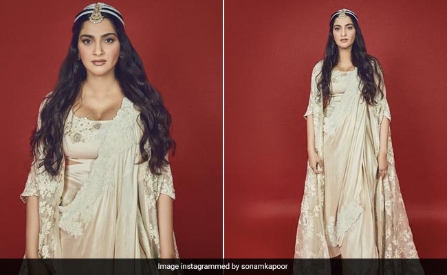 Is It A Dream Or Sonam Kapoor Walking Out Of One In An Ethereal White Saree?