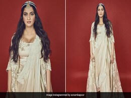 Is It A Dream Or Sonam Kapoor Walking Out Of One In An Ethereal White Saree? Is It A Dream Or Sonam Kapoor Walking Out Of One In An Ethereal White Saree?