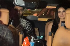 Diwali 2022: Katrina-Vicky, Twinning In Black, Checked Into This Party In Style Diwali 2022: Katrina-Vicky, Twinning In Black, Checked Into This Party In Style