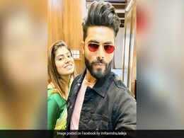 पत्नी के साथ डेनिम जैकेट और लाल चश्मा में दिखें रविंद्र जडेजा, ''माचो लुक'' लोगों को ख़ूब भा रहा है पत्नी के साथ डेनिम जैकेट और लाल चश्मा में दिखें रविंद्र जडेजा, ''माचो लुक'' लोगों को ख़ूब भा रहा है