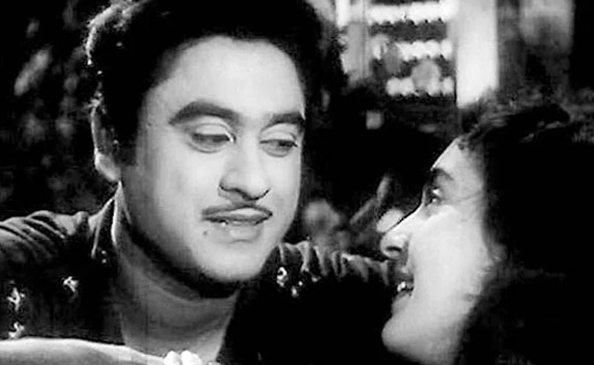 Kishore Kumar Death Anniversary: मुंबई छोड़ खंडवा जाने को आतुर रहते थे किशोर दा, आधे पैसे में किया आधा काम