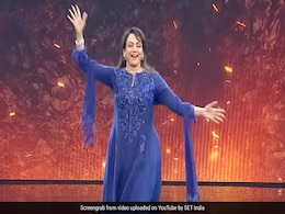 हेमा मालिनी ने 'धूम मचा ले' गाने पर जोरदार अंदाज में किया डांस, बार-बार वीडियो देखने का चाहेगा दिल हेमा मालिनी ने 'धूम मचा ले' गाने पर जोरदार अंदाज में किया डांस, बार-बार वीडियो देखने का चाहेगा दिल