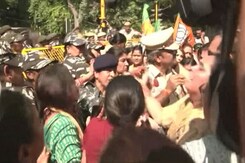 BJP Women Protesters Assault Woman Police Officer In Delhi BJP Women Protesters Assault Woman Police Officer In Delhi