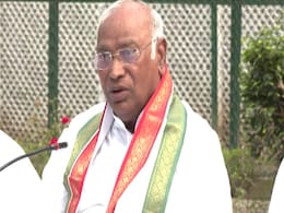 "बयानों से काम नहीं चलेगा" : रुपये में रिकॉर्ड गिरावट के बीच मल्लिकार्जुन खड़गे ने केंद्र और वित्त मंत्री पर कसा तंज "बयानों से काम नहीं चलेगा" : रुपये में रिकॉर्ड गिरावट के बीच मल्लिकार्जुन खड़गे ने केंद्र और वित्त मंत्री पर कसा तंज