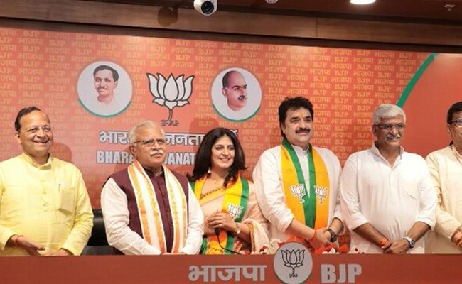 BJP Fields Ex Congress Leader Kuldeep Bishnoi's Son In Haryana Bypoll