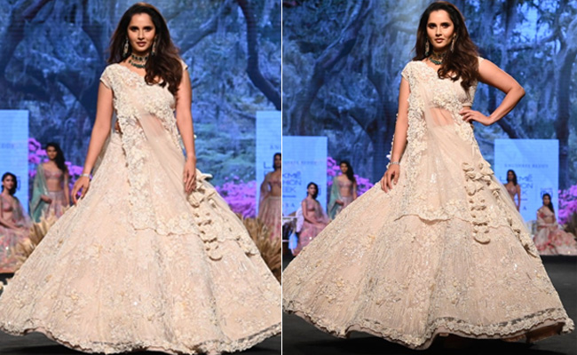 Sania Mirza's Stunning Beaded <i>Lehenga</i> Makes A Case For Dreamy Pastels This Diwali