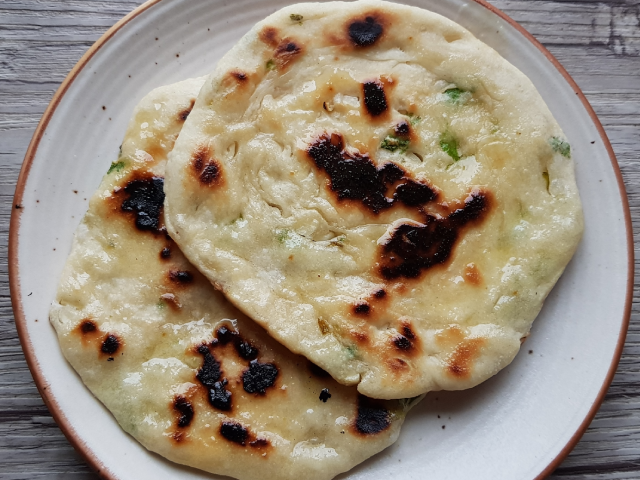 Butter Garlic Naan Recipe | How To Make Butter Garlic Naan