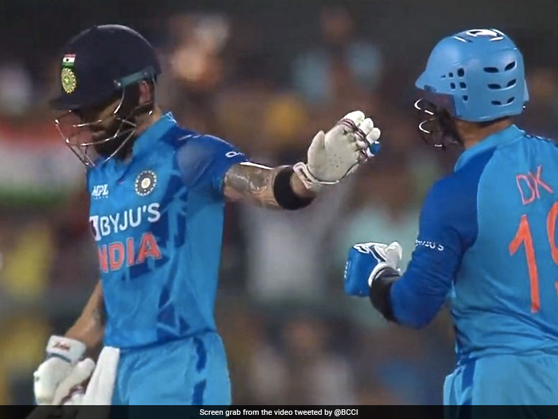 Watch: Virat Kohli, Batting On 49, Asks Dinesh Karthik To Keep Strike For Last 2 Balls