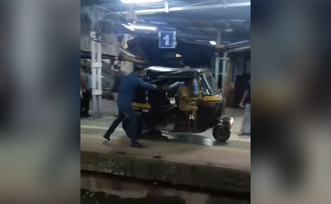Viral Video Shows Auto Running On Mumbai Railway Platform