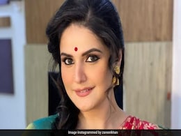 दुल्हन की तरह लाल जोड़े में सजीं जरीन खान, फोटो शेयर कर बोलीं- हैप्पी करवा चौथ दुल्हन की तरह लाल जोड़े में सजीं जरीन खान, फोटो शेयर कर बोलीं- हैप्पी करवा चौथ