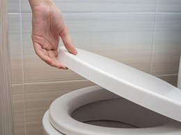 Toilet cleaning hack: घर में बने इस क्लीनिंग हैक से चमकता रहेगा आपका टॉयलेट Toilet cleaning hack: घर में बने इस क्लीनिंग हैक से चमकता रहेगा आपका टॉयलेट