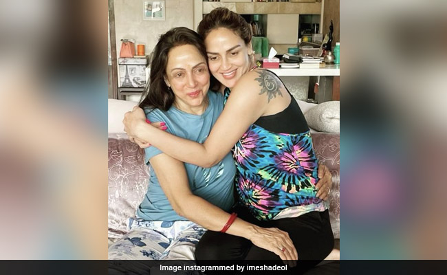 On Hema Malini's 74th Birthday, Daughter Esha Deol Sends Love And Happiness: "I'm Always By Your Side"