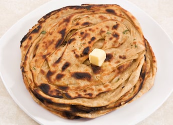 Chicken Laccha Paratha Recipe: A Flaky Stuffed Paratha Like No Other Chicken Laccha Paratha Recipe: A Flaky Stuffed Paratha Like No Other