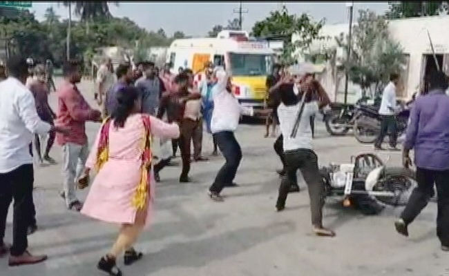Video: Tamil Nadu Students Clash With Andhra Toll Staff, Block Traffic