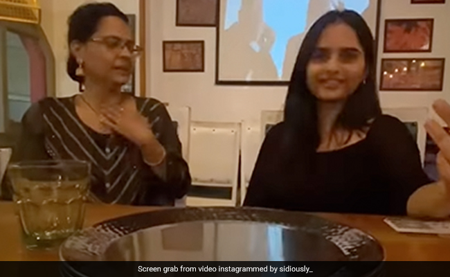 He Takes His Mother To Meet His Bumble Date, Internet Reacts