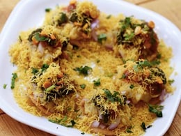 Street Foods Of India: भारत के 15 स्वादिष्ट स्ट्रीट फूड, जिनका नाम लेते ही आ जाता है मुंह में पानी   Street Foods Of India: भारत के 15 स्वादिष्ट स्ट्रीट फूड, जिनका नाम लेते ही आ जाता है मुंह में पानी