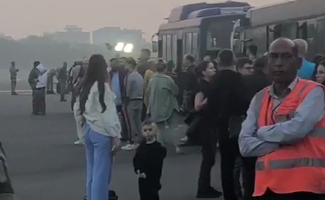 Delhi Airport पर अलर्ट :  मॉस्को से दिल्ली आ रही फ्लाइट में बम की धमकी, सभी यात्री सुरक्षित उतारे गए
