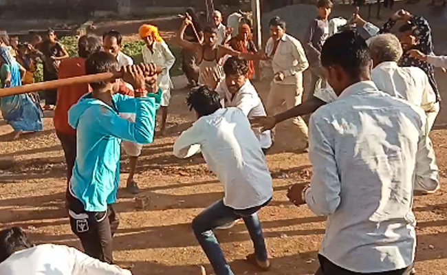 बांसवाड़ा में एक घर 150 लोगों की भीड़ ने किया हमला, लड़की को भगा ले जाने का आरोप