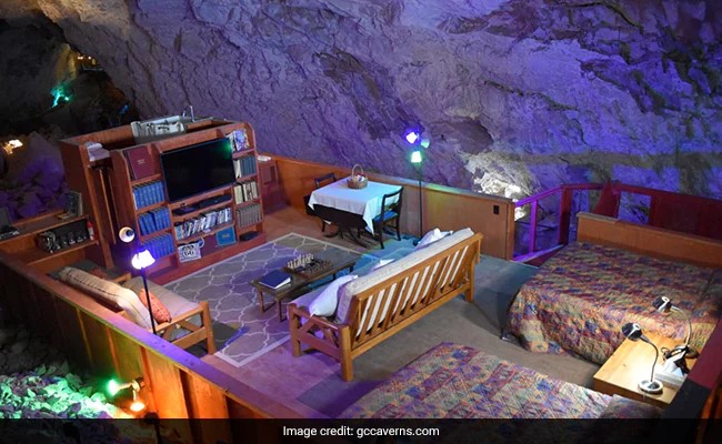 लिफ्ट में खराबी के कारण ग्रैंड कैन्यन कैवर्न्स में 5 पर्यटक 200 फीट जमीन के अंदर फंस गए