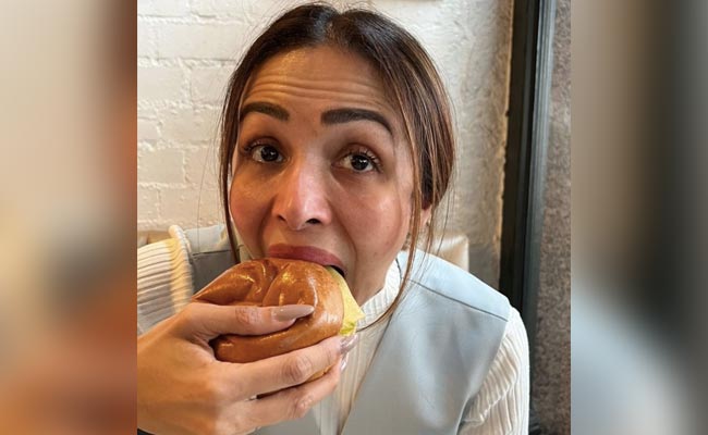 On Malaika Arora's Birthday, ROFL Wishes From BFFs Kareena-Karisma Kapoor And Sister Amrita Arora