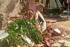 3-Storey Mumbai Building Collapses, Many Cars Trapped Under Rubble 3-Storey Mumbai Building Collapses, Many Cars Trapped Under Rubble