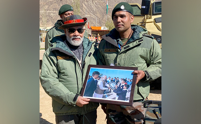 From Schoolboy In 2001 To Soldier Today, Army Major Meets PM Again