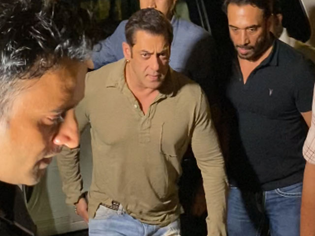 Salman Khan Clicked At Yashvini Yardi’s Birthday Bash