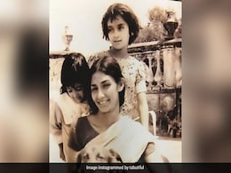 मम्मी के साथ दिख रही ये दोनों बच्चियां है दबंग एक्ट्रेस, दे चुकी है कई हिट फिल्में, बताया नाम तो कहलाएंगे सिकंदर मम्मी के साथ दिख रही ये दोनों बच्चियां है दबंग एक्ट्रेस, दे चुकी है कई हिट फिल्में, बताया नाम तो कहलाएंगे सिकंदर