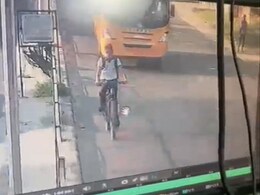 यूट्यूबर से मिलने के लिए घर से भागा बच्चा, 300 किमी का सफर साइकल से तय कर पहुंचा दिल्ली, फिर... यूट्यूबर से मिलने के लिए घर से भागा बच्चा, 300 किमी का सफर साइकल से तय कर पहुंचा दिल्ली, फिर...