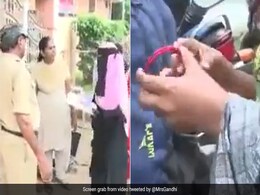 परीक्षा केंद्र पर महिलाओं से चूड़ियां उतारने को कहने पर बीजेपी और KCR की पार्टी के बीच विवाद परीक्षा केंद्र पर महिलाओं से चूड़ियां उतारने को कहने पर बीजेपी और KCR की पार्टी के बीच विवाद