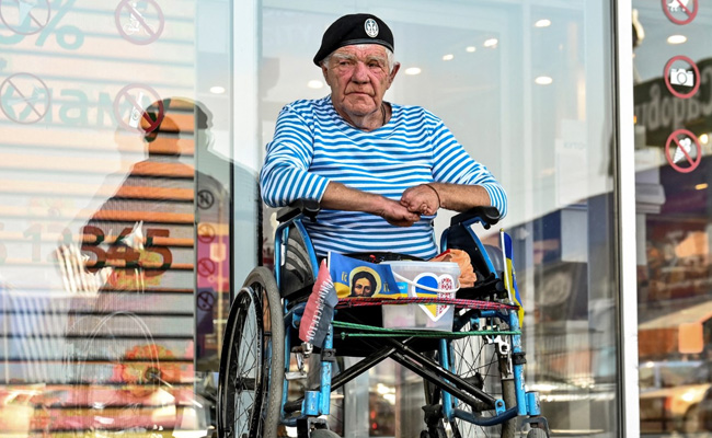 Ex-Soldier, 75, Who Lost Legs Joins Ukraine Resistance To Russia Invasion