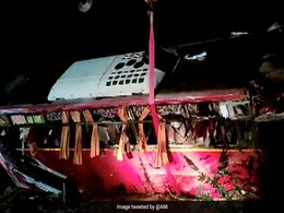 केरल : दो बसों की टक्कर में नौ लोगों की मौत, 40 जख्मी केरल : दो बसों की टक्कर में नौ लोगों की मौत, 40 जख्मी