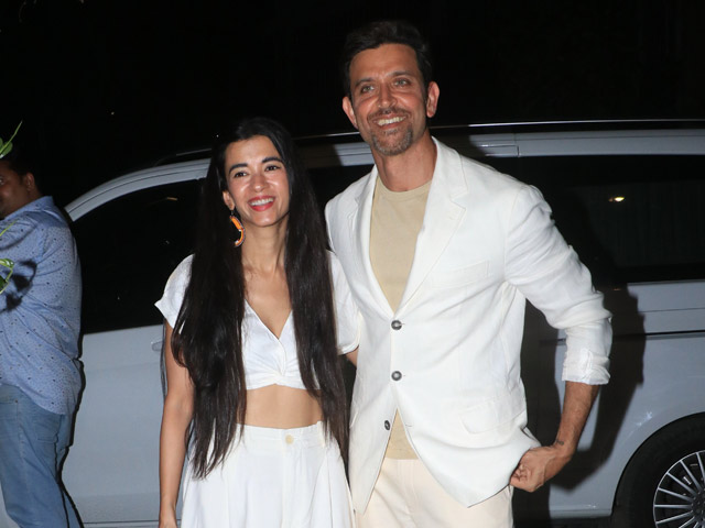 Hrithik Roshan And Saba Azad - Twinning And Winning