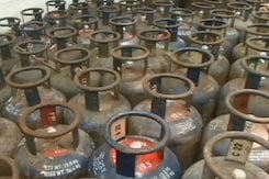 Commercial LPG Cylinder Prices Slashed By Rs 91.50 In Delhi Commercial LPG Cylinder Prices Slashed By Rs 91.50 In Delhi