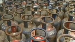 LPG Price: नए साल से पहले कमर्शियल LPG सिलेंडर हुआ सस्ता, जानें क्या है नई कीमत
