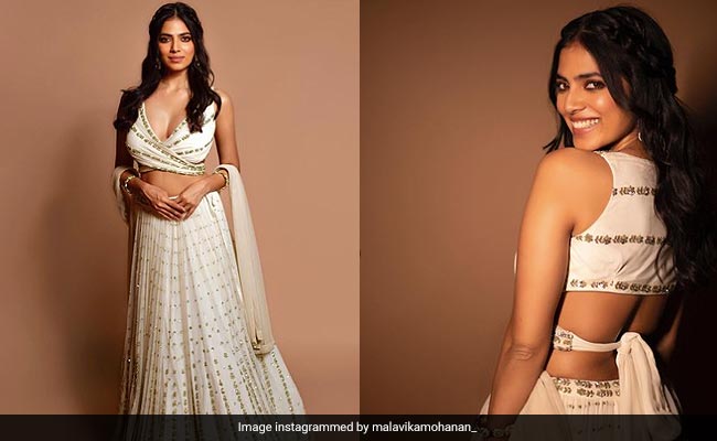 "White Doesn't Need A Reason Or Season" For Malavika Mohanan In A Gorgeous <i>Lehenga</i>