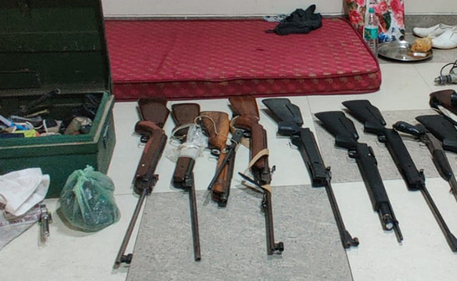 अवैध हथियारों  के अंतर्राज्यीय रैकेट का भंडाफोड़, भारी मात्रा में पिस्‍टल-कारतूस के साथ दो गिरफ्तार