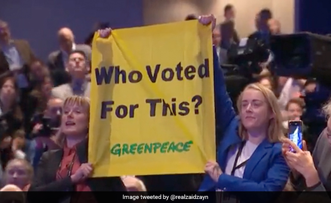 Greenpeace Activists Disrupt UK PM Lizz Truss's Speech