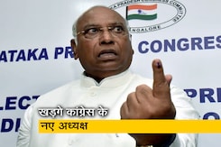 मल्लिकार्जुन खड़गे ने जीता कांग्रेस अध्यक्ष का चुनाव, 24 वर्षों में पहले गैर-गांधी पार्टी प्रमुख मल्लिकार्जुन खड़गे ने जीता कांग्रेस अध्यक्ष का चुनाव, 24 वर्षों में पहले गैर-गांधी पार्टी प्रमुख