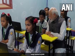 गुजरात में स्कूली बच्चों के साथ नजर आए पीएम मोदी,  'मिशन स्कूल ऑफ एक्सीलेंस' लॉन्च किया गुजरात में स्कूली बच्चों के साथ नजर आए पीएम मोदी,  'मिशन स्कूल ऑफ एक्सीलेंस' लॉन्च किया