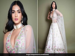 In An Ethereal White Floral <i>Lehenga</i>, Sonal Chauhan Would Make The Most Glorious Guest For A Day Time Wedding In An Ethereal White Floral <i>Lehenga</i>, Sonal Chauhan Would Make The Most Glorious Guest For A Day Time Wedding