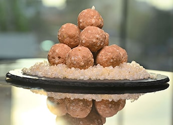 Diwali 2022: How To Make Chef-Special Gond-Gulkand Laddoo For Festive Fare Diwali 2022: How To Make Chef-Special Gond-Gulkand Laddoo For Festive Fare