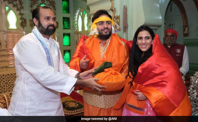 Akash Ambani, Wife Shloka Pray At Rajasthan's Shrinathji Temple Ahead Of 5G Launch