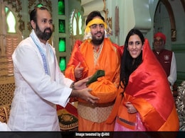 Akash Ambani, Wife Shloka Pray At Rajasthan's Shrinathji Temple Ahead Of 5G Launch Akash Ambani, Wife Shloka Pray At Rajasthan's Shrinathji Temple Ahead Of 5G Launch