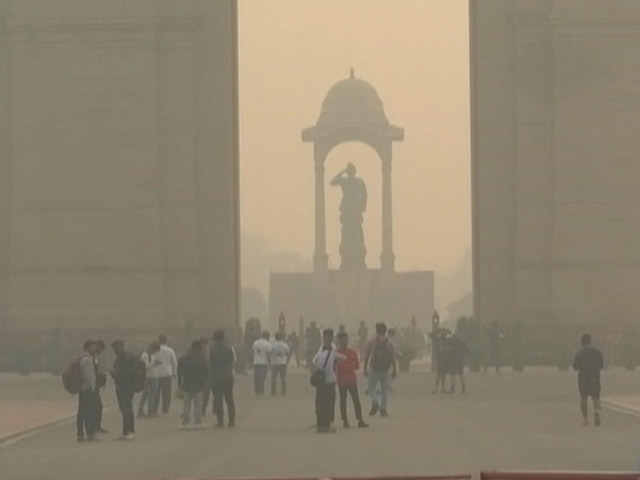 Delhi Air Quality Remains "Very Poor"