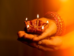 Diwali 2022: दीवाली के दिन पूरी रात जलाएं एक दीपक, जानें और कहां-कहां दीप जलाने से घर में आएगी खुशहाली Diwali 2022: दीवाली के दिन पूरी रात जलाएं एक दीपक, जानें और कहां-कहां दीप जलाने से घर में आएगी खुशहाली
