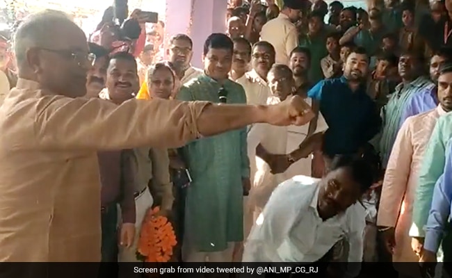 Video: 'To Avert Evil', Chhattisgarh Chief Minister Bhupesh Baghel Gets Whipped Video: 'To Avert Evil', Chhattisgarh Chief Minister Bhupesh Baghel Gets Whipped