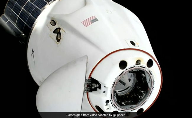 SpaceX Capsule Leaves Space Station To Bring 4 Astronauts Back To Earth
