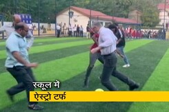 श्रीनगर : खिलाड़ियों के लिए स्कूल ने किया पहले फुटबॉल ऐस्ट्रो टर्फ मैदान का बंदोबस्त श्रीनगर : खिलाड़ियों के लिए स्कूल ने किया पहले फुटबॉल ऐस्ट्रो टर्फ मैदान का बंदोबस्त