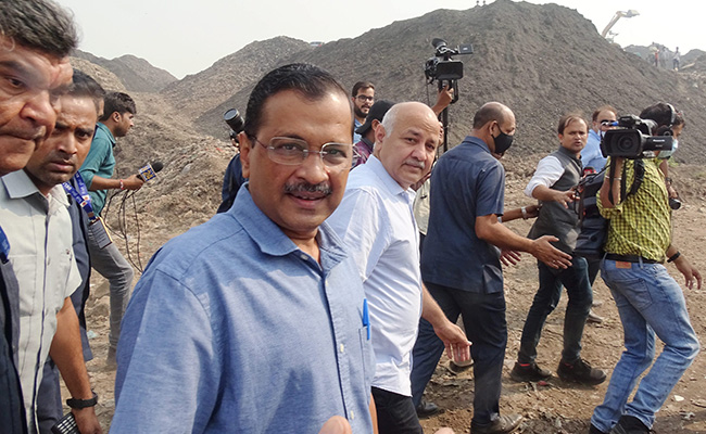 BJP vs AAP On Delhi "Garbage Mountain", Arvind Kejriwal's "Shravan" Call